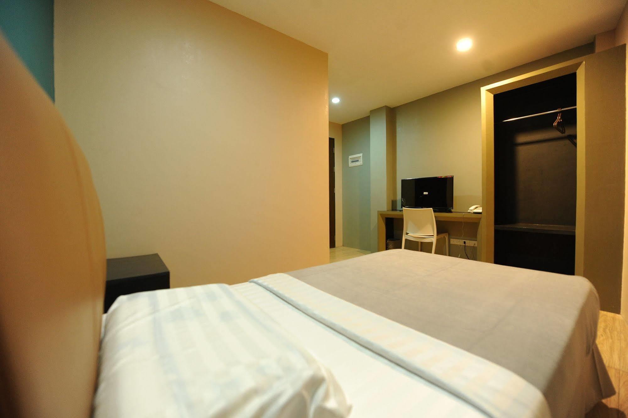 Davao City Urban Living Zen Hotel מראה חיצוני תמונה